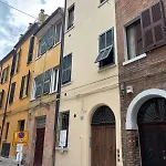 Historic Center Elegant Open Space Luggage Storage * Ferrara